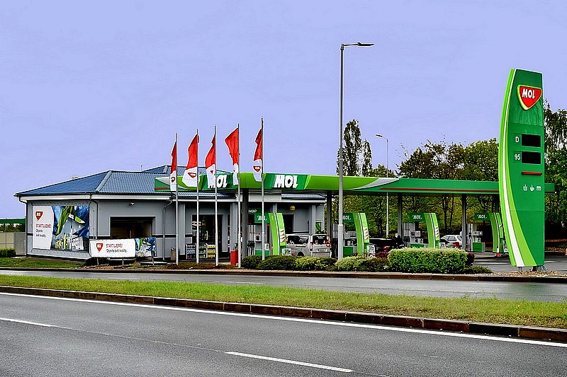 MOL slaví roční výročí